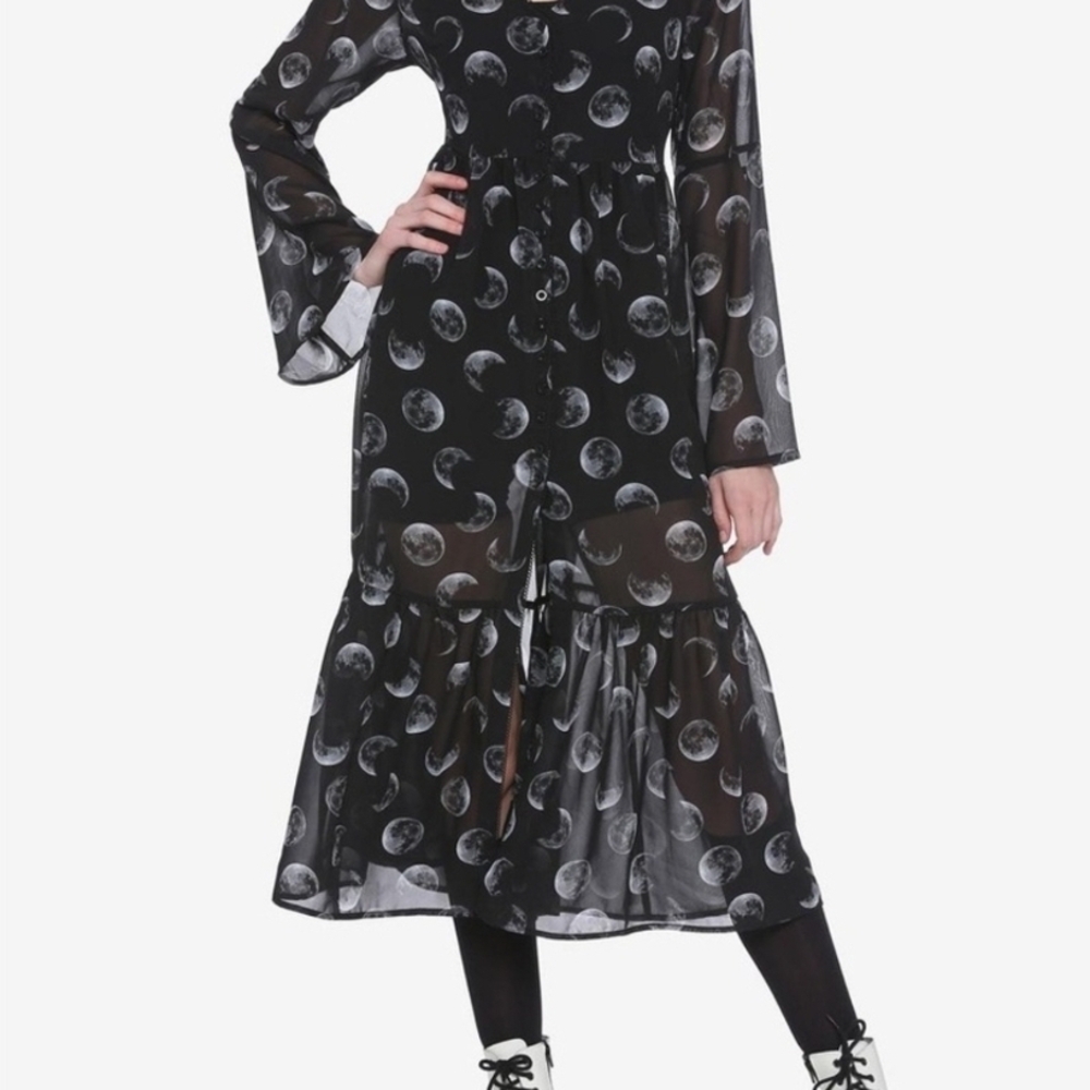 Hot Topic Black and White Bell Sleeve Sundress